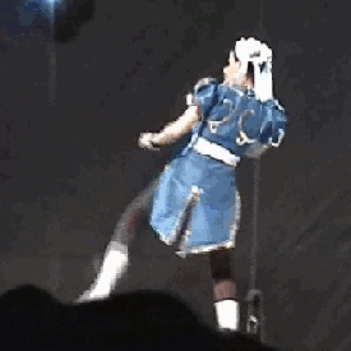 Street-Fighter-Cosplay-GIF